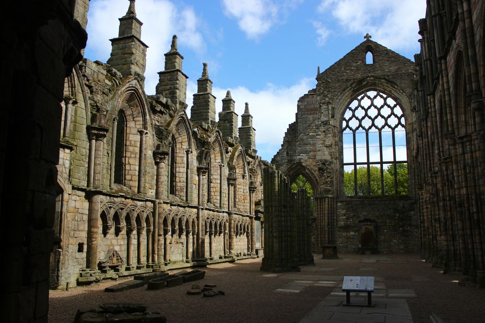 Holyrood Palace Ruins in the 20 Top Attractions in Scotland