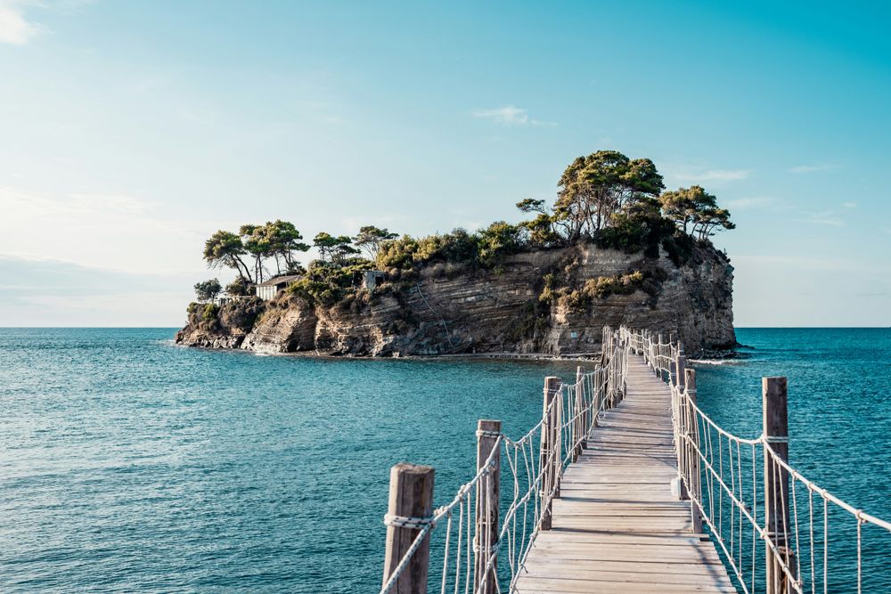 Travel Planning with the Help of AI, a landscape of an island