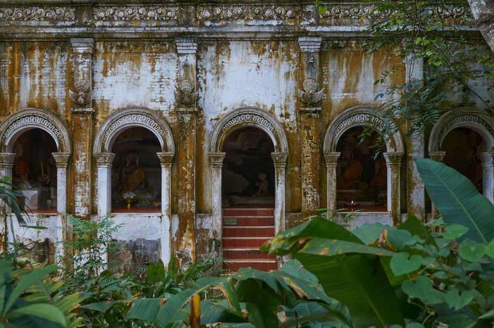 Sentier des moines de Wat Pha Lat dans les randonnées populaires en Thaïlande