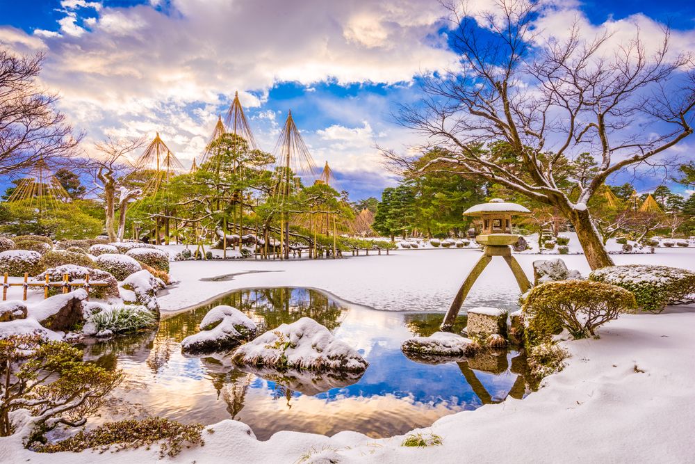 Winter in Kanazawa in the best time to visit Japan 